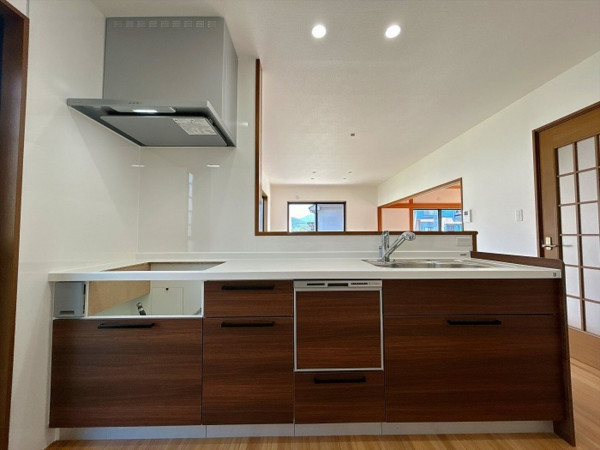 呉市焼山泉ケ丘、中古一戸建てのキッチン画像です