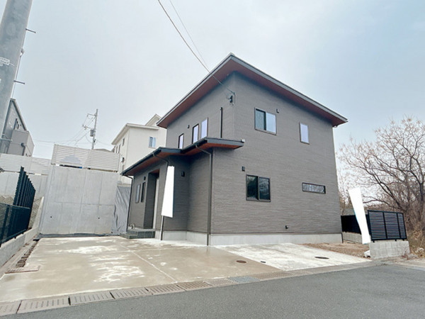 東広島市黒瀬町楢原、中古一戸建ての外観画像です