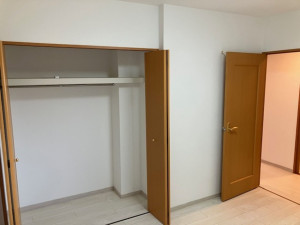 呉市広白石、マンションの寝室画像です
