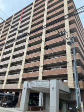 呉市中央、マンションの外観画像です