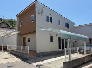 呉市吉浦神賀町、中古一戸建ての外観画像です