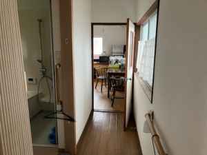 呉市上山田町、中古一戸建ての居間画像です