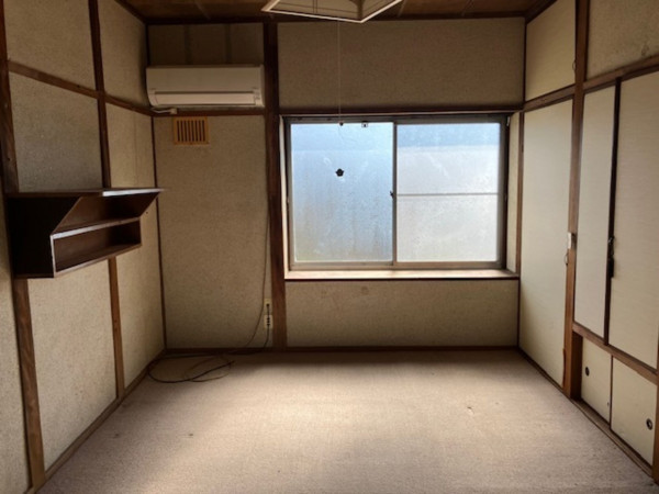 呉市西惣付町、中古一戸建ての居間画像です