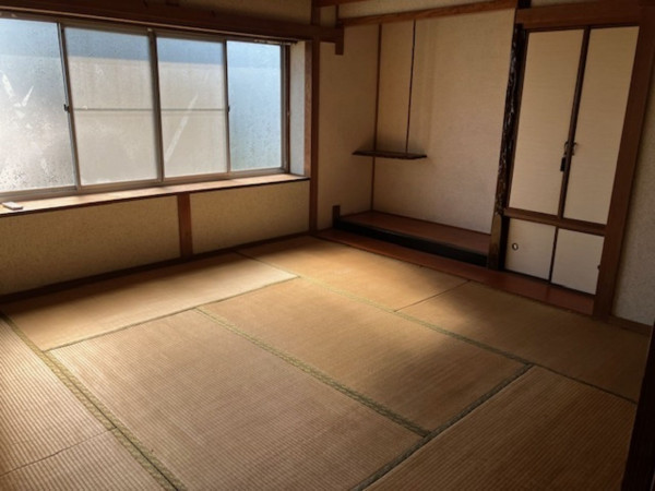 呉市西惣付町、中古一戸建ての居間画像です