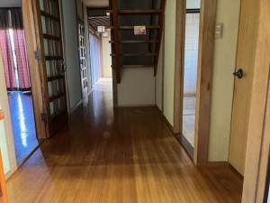 呉市広白石、中古一戸建ての玄関画像です