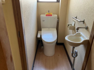呉市広白石、中古一戸建てのトイレ画像です