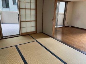 呉市広中町、マンションの居間画像です