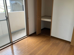 呉市広中町、マンションの寝室画像です