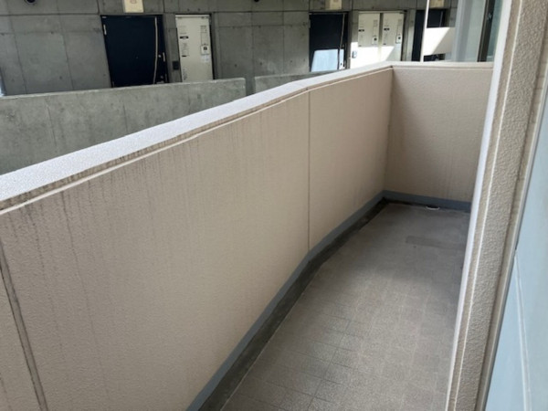 呉市広中町、マンションのバルコニー画像です
