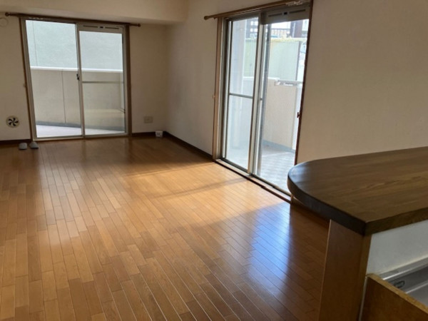 呉市広中町、マンションの居間画像です