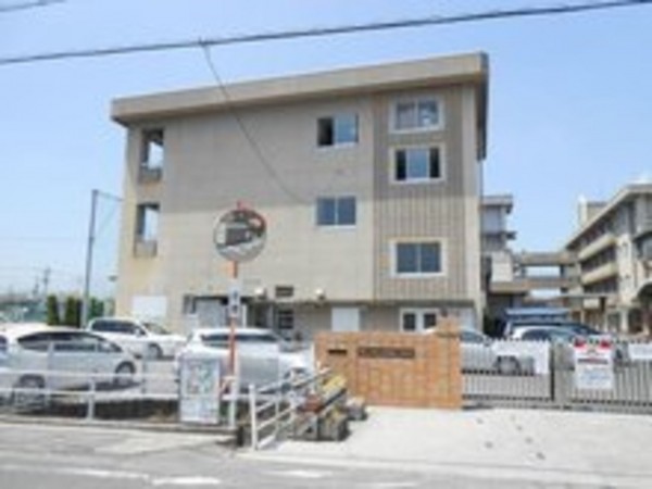 岡山市北区撫川、土地の小学校画像です