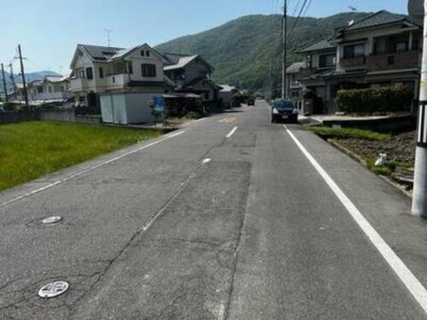 岡山市北区牟佐、土地の前面道路を含む現地写真画像です