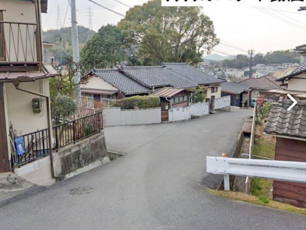 岡山市北区谷万成、土地の前面道路を含む現地写真画像です