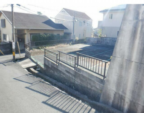 岡山市北区津島東、土地の前面道路を含む現地写真画像です