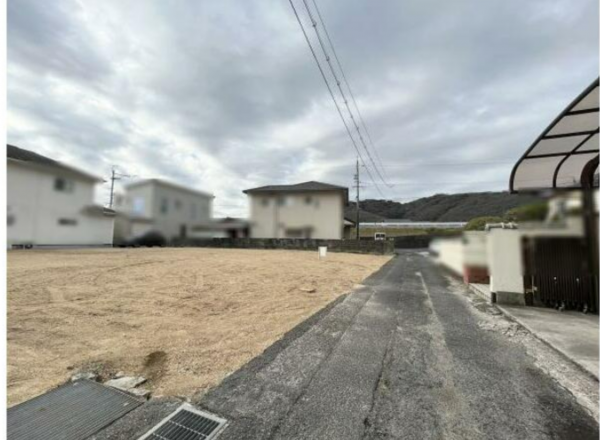 岡山市北区一宮、土地の前面道路を含む現地写真画像です