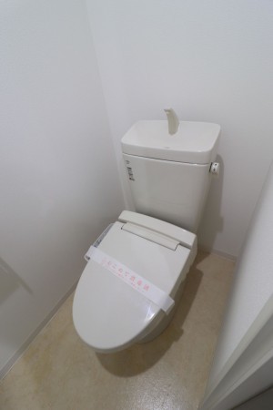 岡山市北区西古松、収益物件/マンションのトイレ画像です