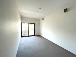 岡山市北区中山下、マンションの画像です