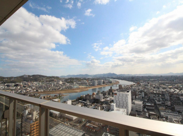 岡山市北区表町、マンションのバルコニー画像です