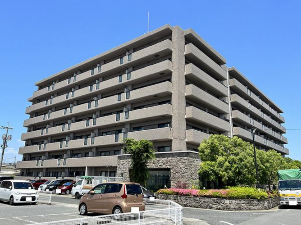 岡山市北区上中野、マンションの画像です