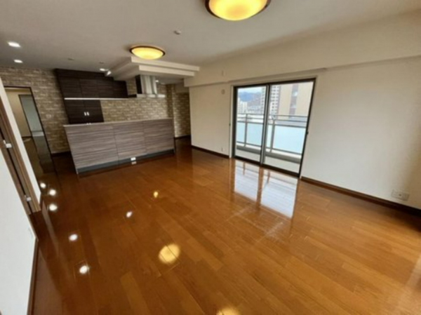 岡山市北区奉還町、マンションの画像です