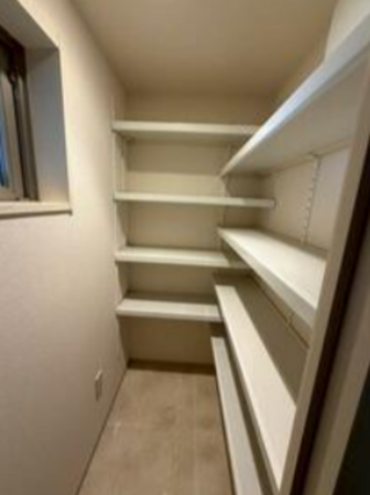 岡山市北区中山下、マンションの画像です