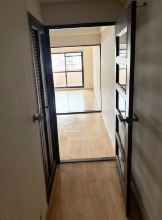 岡山市北区中山下、マンションの画像です