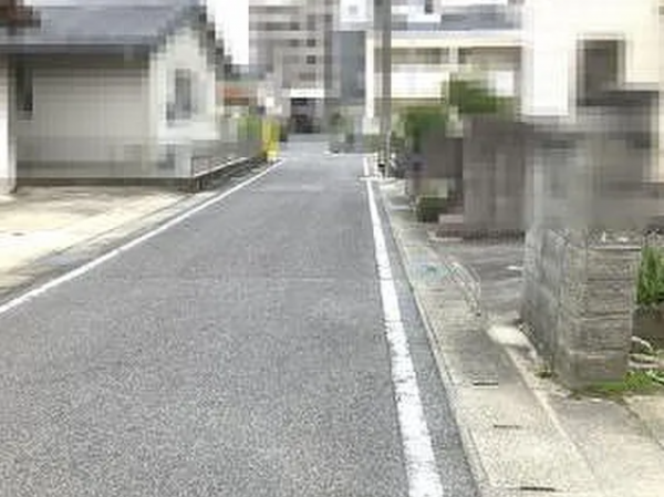 安城市三河安城東町、土地の前面道路を含む現地写真画像です