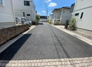 安城市和泉町、中古一戸建ての前面道路を含む現地写真画像です