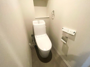 安城市堀内町、マンションのトイレ画像です