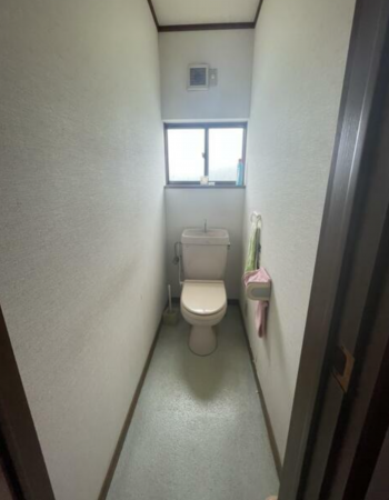 安城市藤井町、中古一戸建てのトイレ画像です