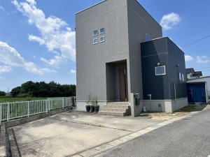 安城市榎前町、中古一戸建ての外観画像です