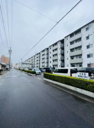 安城市桜町、マンションの外観画像です