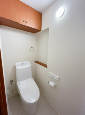 安城市三河安城本町、マンションのトイレ画像です