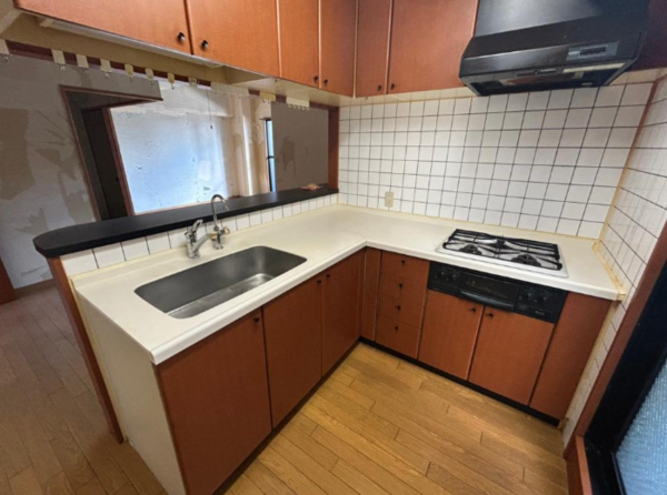 安城市三河安城本町、マンションのキッチン画像です