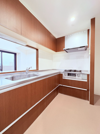 安城市三河安城町、マンションのキッチン画像です