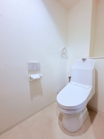 安城市三河安城町、マンションのトイレ画像です