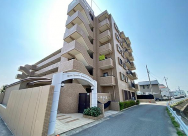 安城市横山町、マンションの外観画像です