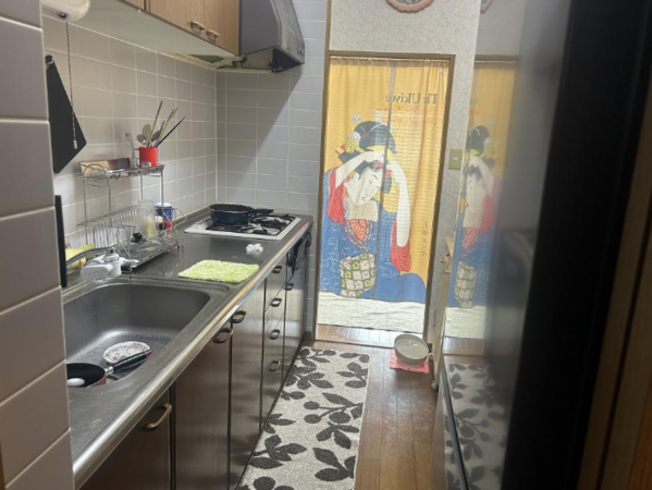 安城市箕輪町、マンションのキッチン画像です