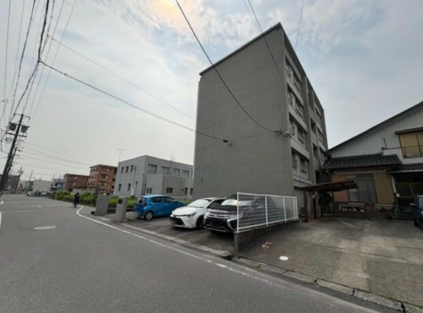 安城市横山町、マンションの外観画像です