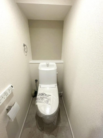 安城市今池町、マンションのトイレ画像です