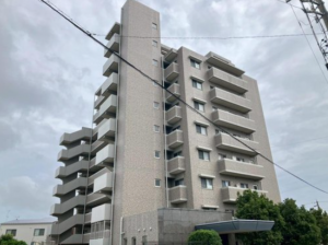 安城市朝日町、マンションの外観画像です