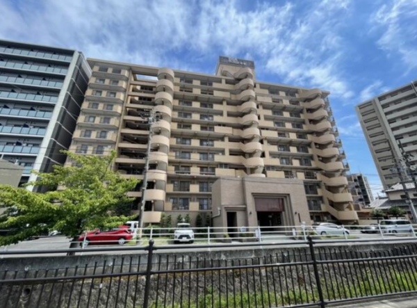 安城市相生町、マンションの外観画像です