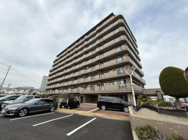 安城市横山町、マンションの外観画像です