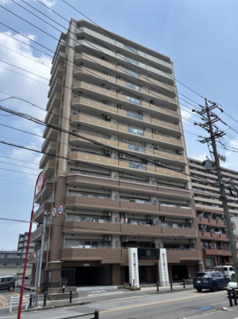 安城市桜町、マンションの外観画像です