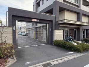 安城市横山町、マンションの外観画像です