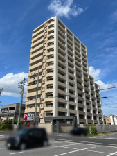 安城市横山町、マンションの外観画像です