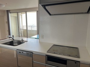 安城市横山町、マンションのキッチン画像です