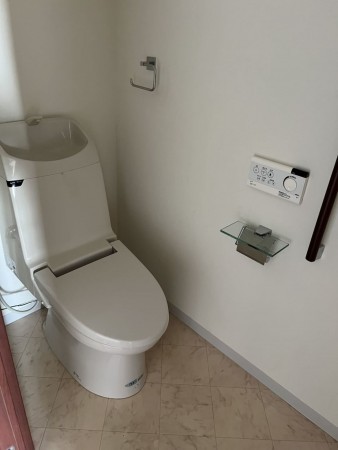 安城市横山町、マンションのトイレ画像です