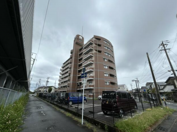 安城市城南町、マンションの外観画像です