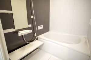 安城市古井町、マンションの風呂画像です